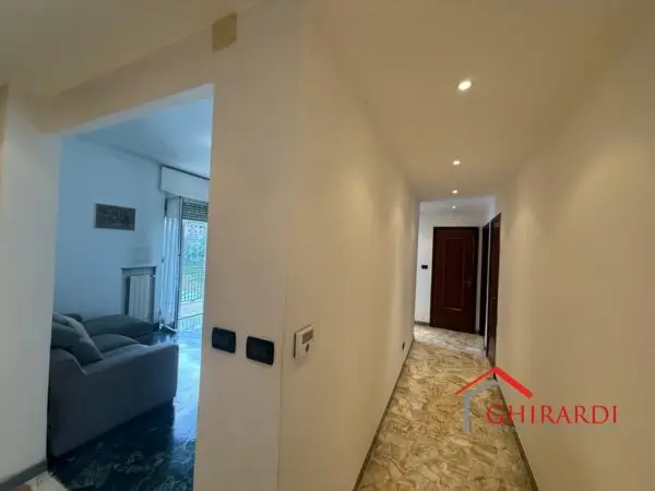 Trilocale viale Villini Rollino 114, Sestri Ponente, Genova