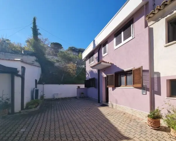 Casa Indipendente via Colle Innamorati 383, Pescara