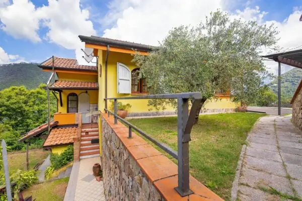 Villa A Schiera via Piagola 24, Massa