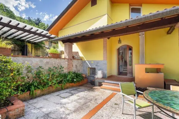 Villa A Schiera via Piagola 24, Massa