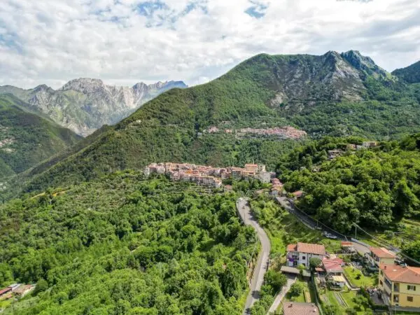 Villa A Schiera via Piagola 24, Massa