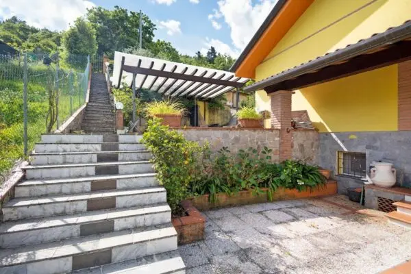 Villa A Schiera via Piagola 24, Massa