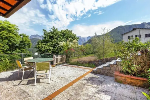 Villa A Schiera via Piagola 24, Massa