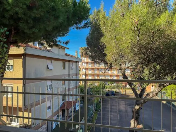 Bilocale via Arene 1, Bordighera