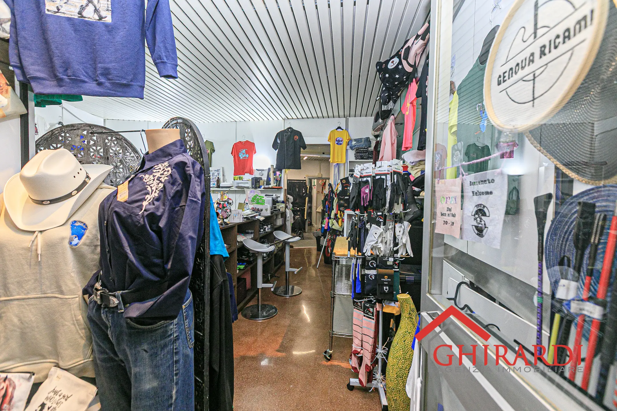 Immagine per Abbigliamento in vendita a Genova via Vico Campetto  3/5 R
