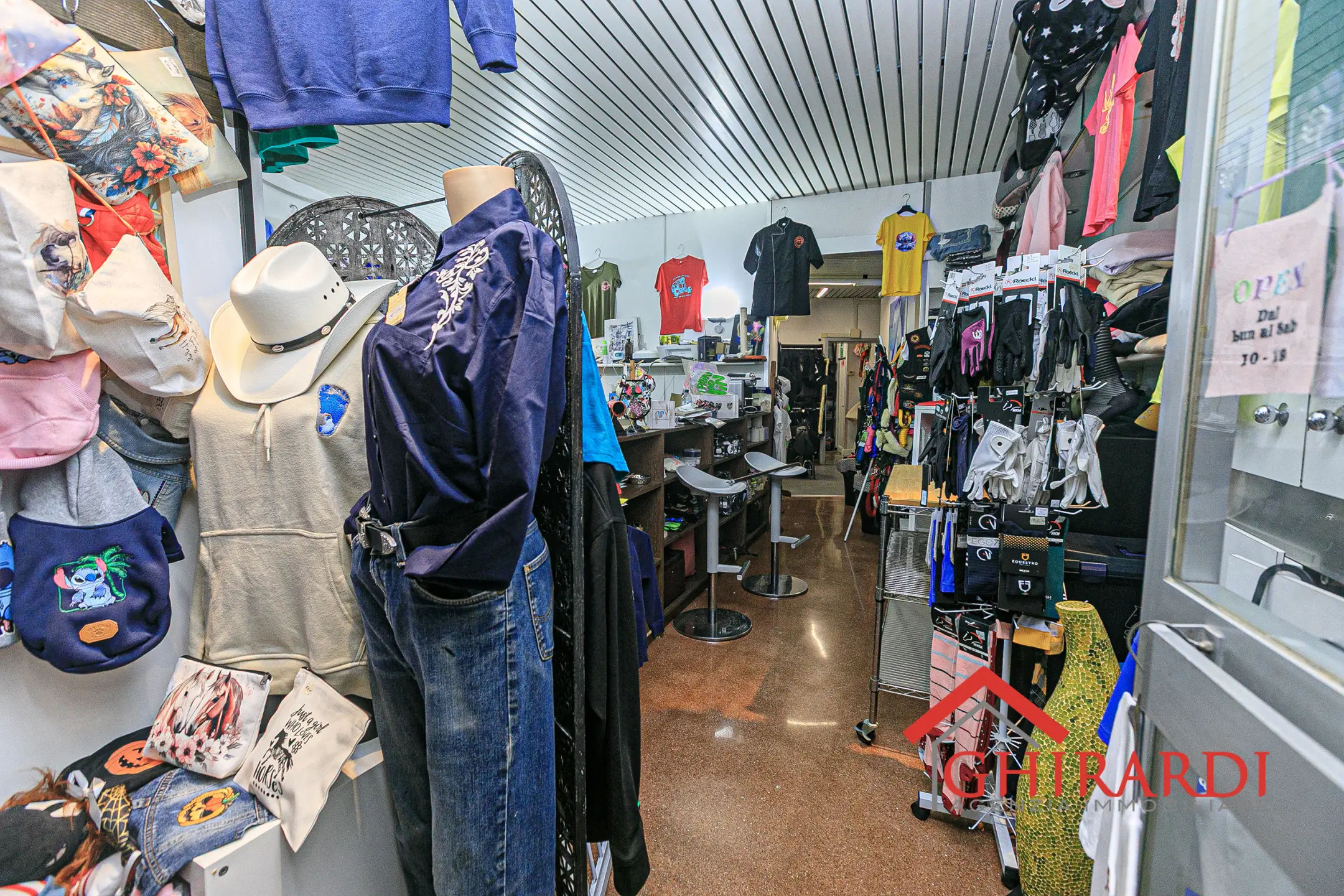 Immagine per Abbigliamento in vendita a Genova via Vico Campetto  3/5 R
