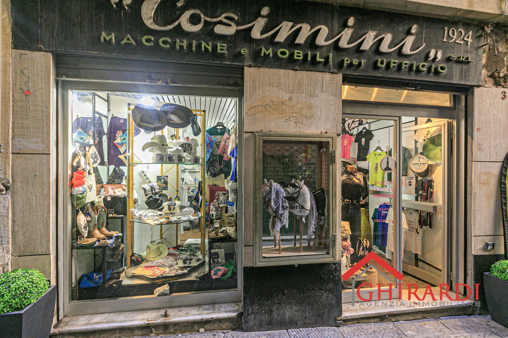 Immagine per Abbigliamento in vendita a Genova via Vico Campetto  3/5 R
