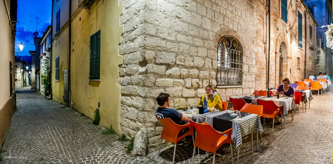 Immagine per Bar Ristorante in vendita a Sirolo via Enrico Cialdini