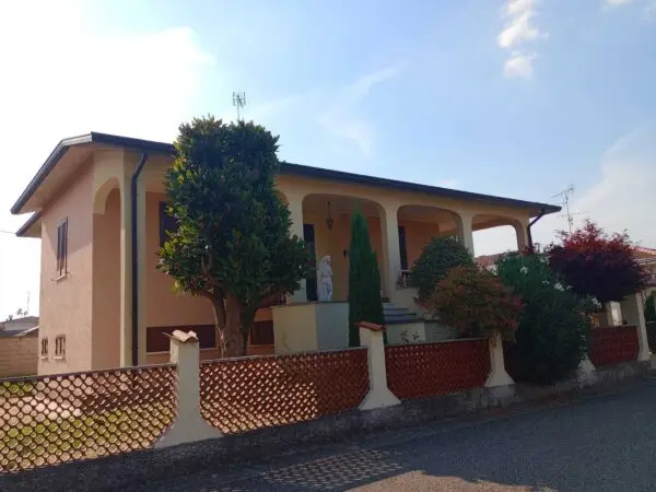 Villa via Giuseppe Di Vittorio, Sabbioneta