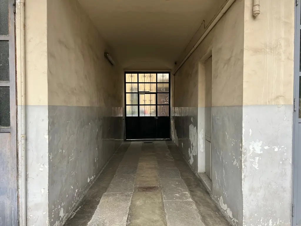Immagine per Magazzino in vendita a Torino Via ravenna 3