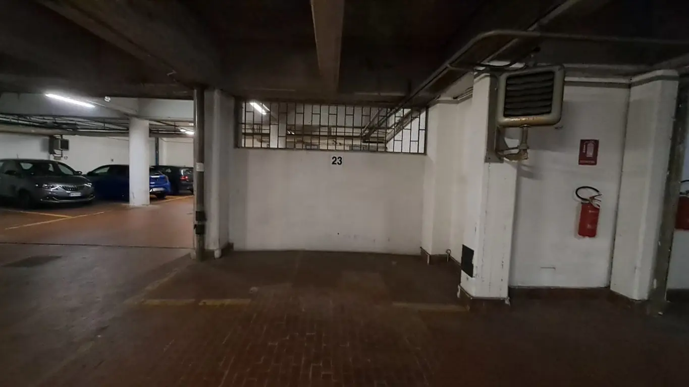Immagine per Posto auto in affitto a Torino Via Susa 37