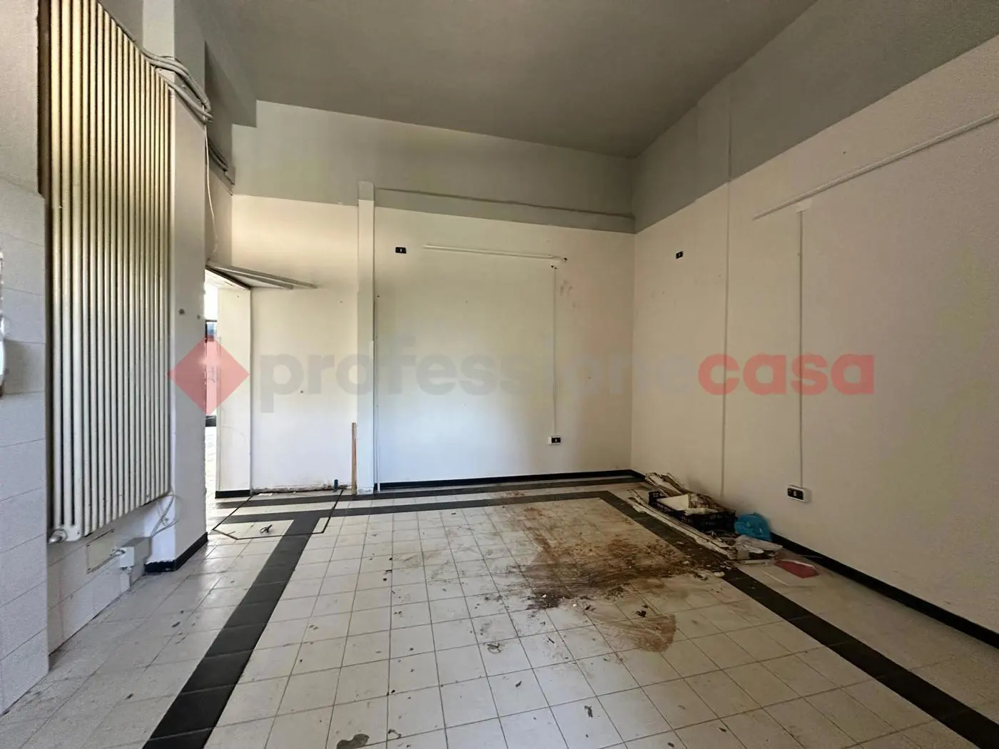 Immagine per Negozio in vendita a Arezzo via Curtatone