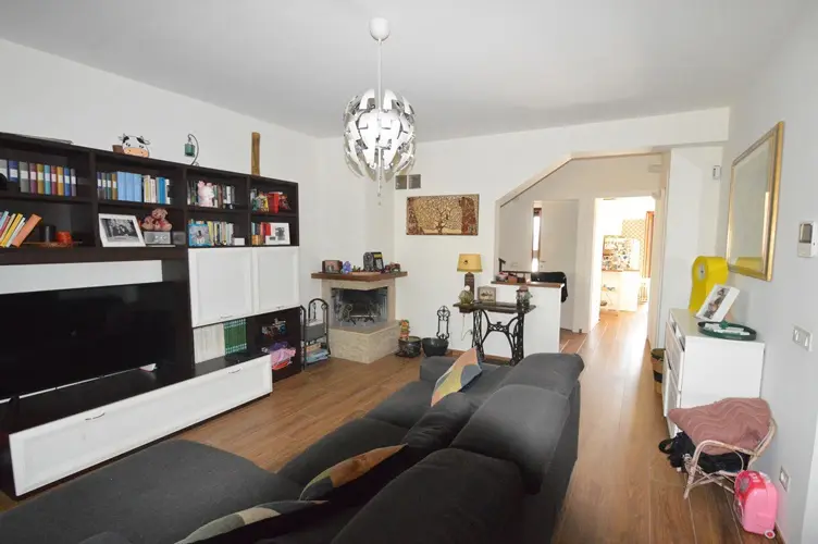 Immagine per Villa bifamiliare in vendita a Guidonia Montecelio via Delle Montagne Rocciose 40