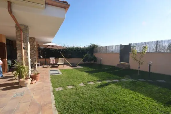 Villa Bifamiliare via Delle Montagne Rocciose 40, Guidonia Montecelio