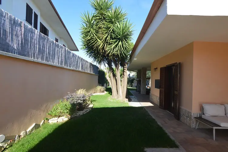 Immagine per Villa bifamiliare in vendita a Guidonia Montecelio via Delle Montagne Rocciose 40