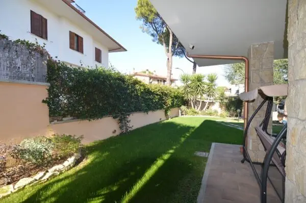 Villa Bifamiliare via Delle Montagne Rocciose 40, Guidonia Montecelio