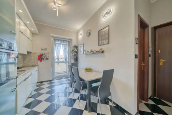 Appartamento via Zambelli 7, Mirafiori Nord, Torino
