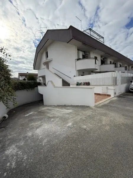 Appartamento via Marzabotto, Cerveteri