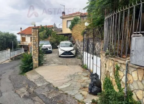 Appartamento via Villaggio Iris 25, Albenga