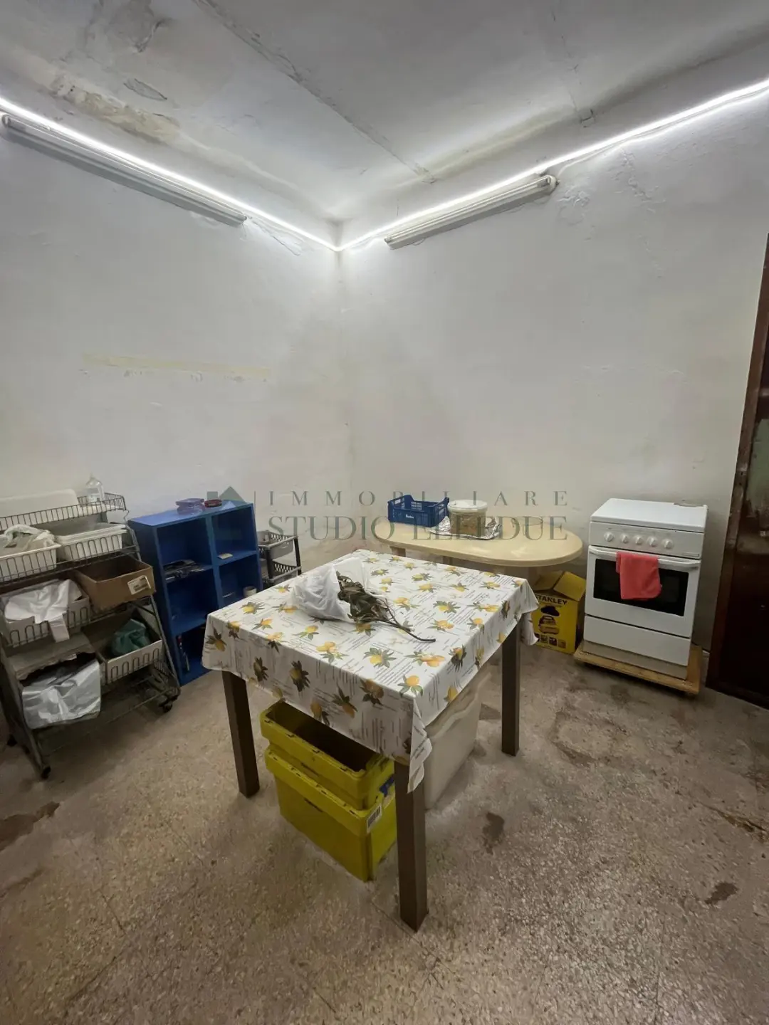 Immagine per Capannone in vendita a Bari via Francesco Petrelli 17