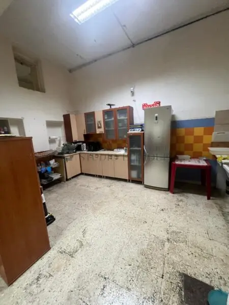 Capannone via Francesco Petrelli 17, Bari