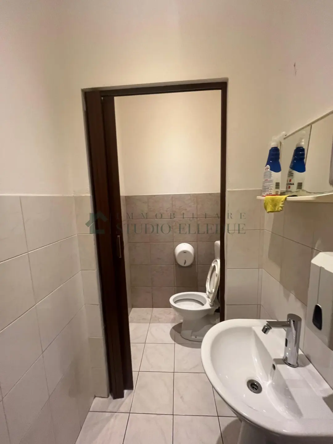 Immagine per Capannone in vendita a Bari via Francesco Petrelli 17