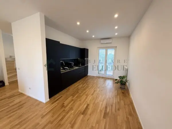 Villa via Fanelli 230 g, Bari