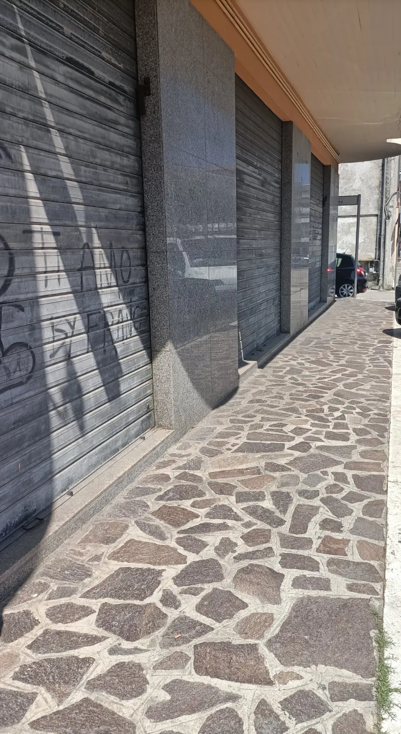 Immagine per Locale commerciale in vendita a Alba Adriatica via Teano