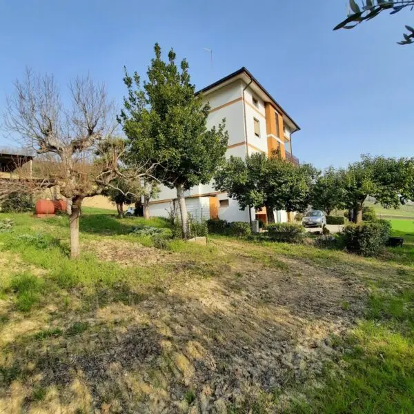 Villa Trifamiliare via Contrada Case Rosse, Ripatransone