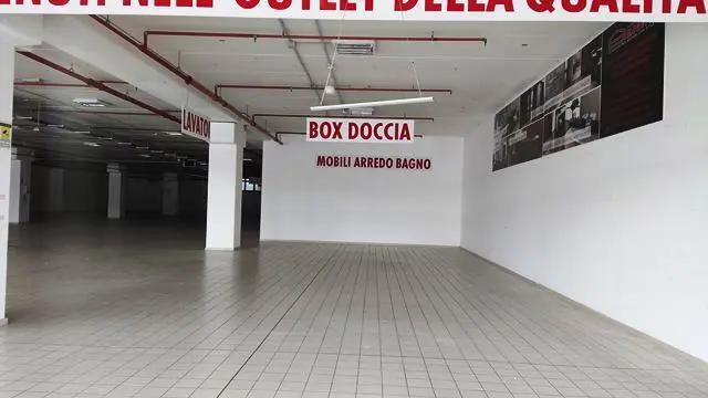 Immagine per Locale commerciale in vendita a Civitanova Marche via Einaudi