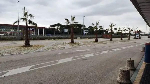Locale Commerciale via Einaudi, Civitanova Marche