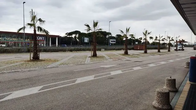 Immagine per Locale commerciale in vendita a Civitanova Marche via Einaudi
