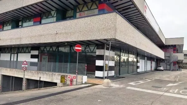Locale Commerciale via Einaudi, Civitanova Marche