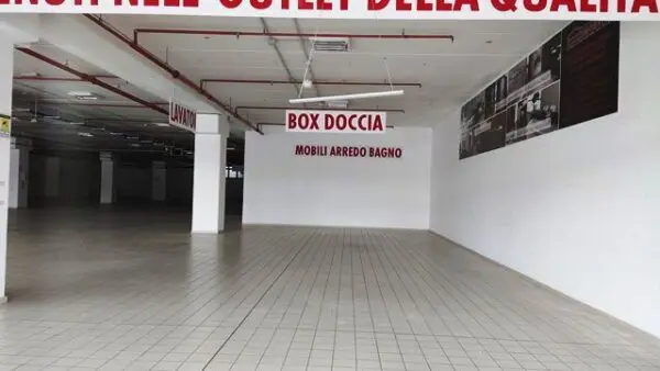 Locale Commerciale via Einaudi, Civitanova Marche