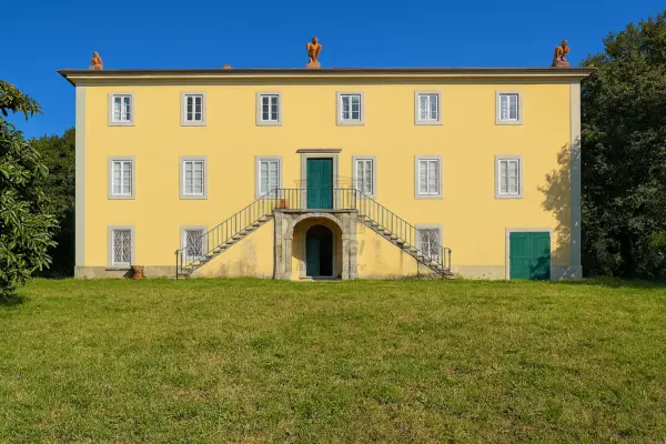 Villa via Di Nozzano 425, Lucca