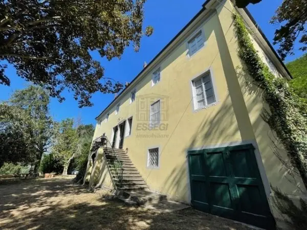 Villa via Di Nozzano 425, Lucca