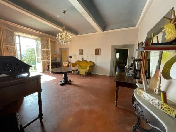 Villa via Di Nozzano 425, Lucca