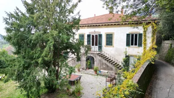 Villa via Sp 1, Lucca