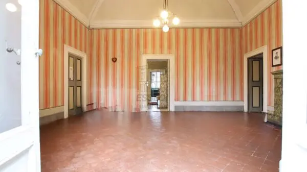 Villa via Sp 1, Lucca