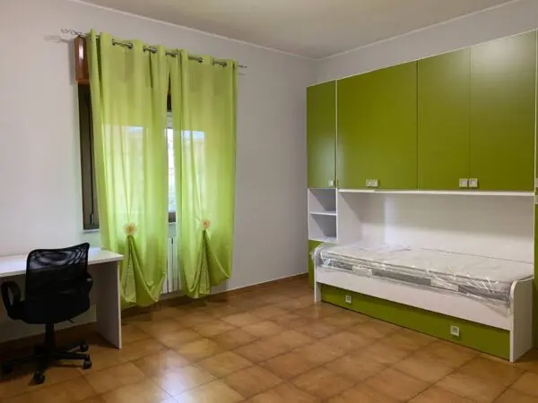 Stanza viale Crotone 8, Catanzaro