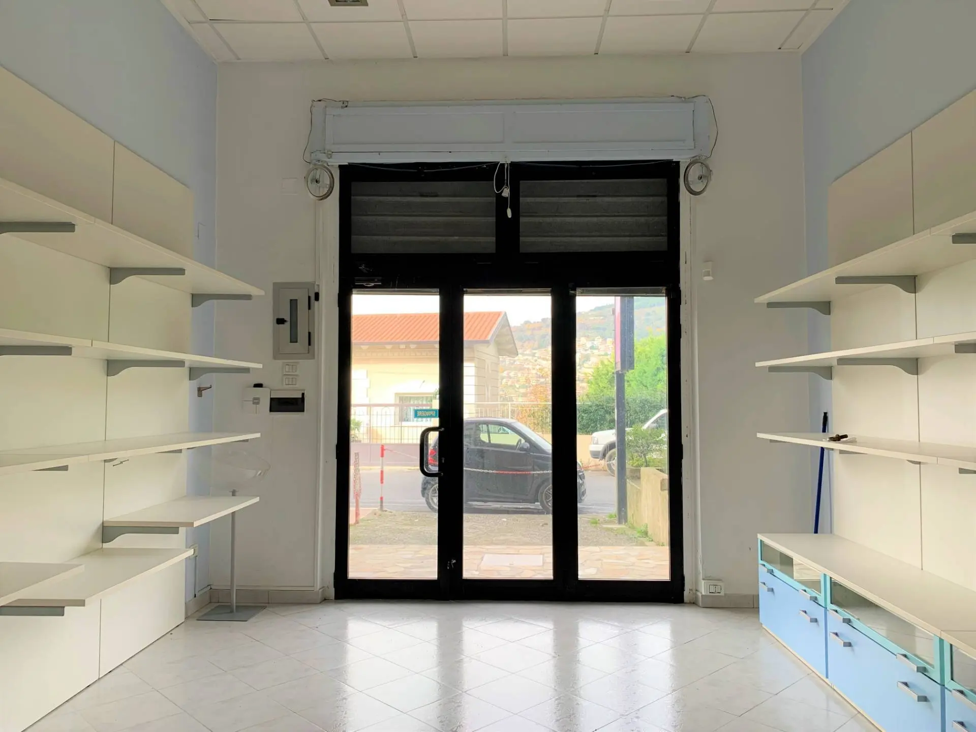 Immagine per Negozio in affitto a Catanzaro via Vincenzo Gattoleo 