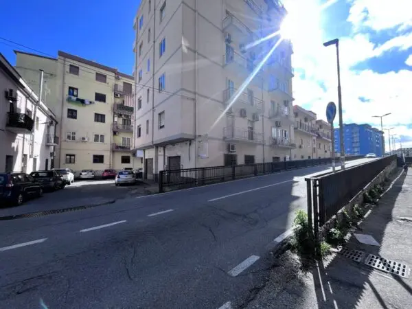 Negozio via Traversa Crotone, Catanzaro