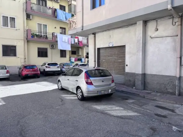 Negozio via Traversa Crotone, Catanzaro