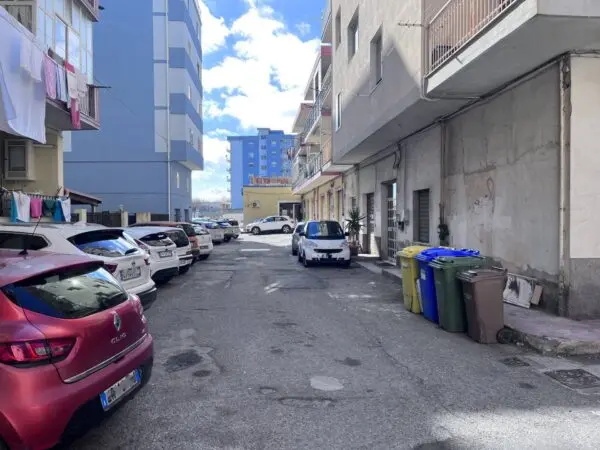 Negozio via Traversa Crotone, Catanzaro