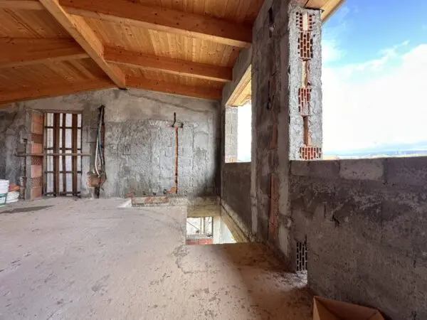 Villa via Mattia Preti, San Floro