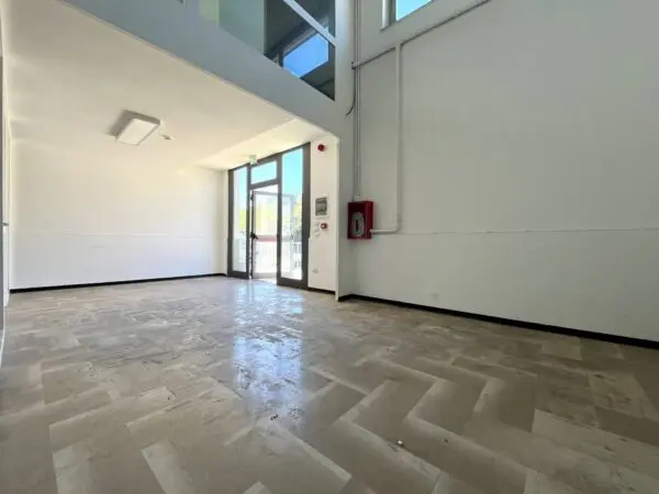 Negozio viale Lucrezia Della Valle 44, Catanzaro