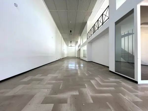 Negozio viale Lucrezia Della Valle 44, Catanzaro