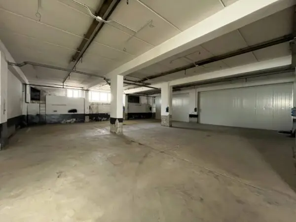 Magazzino viale Lucrezia Della Valle, Catanzaro