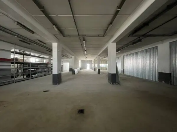 Magazzino viale Lucrezia Della Valle, Catanzaro
