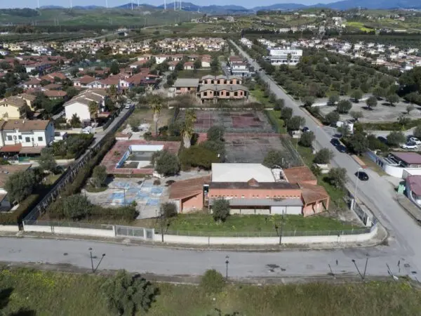 Locale Commerciale viale Del Turismo, Zagarise
